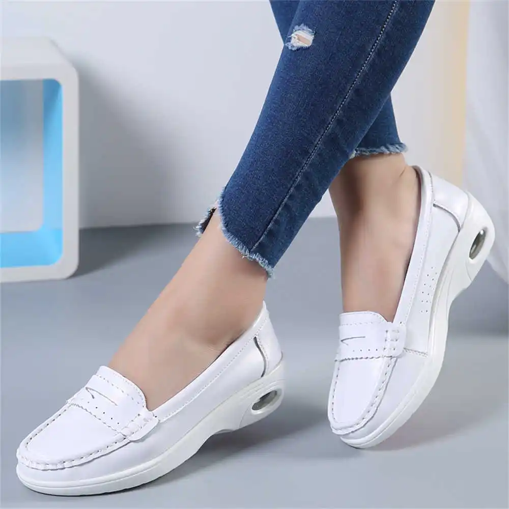 Thick Sole Slipon White Traine - مراجعة Vintage Fashion Collecting And Wearing Designer Classics وسعره