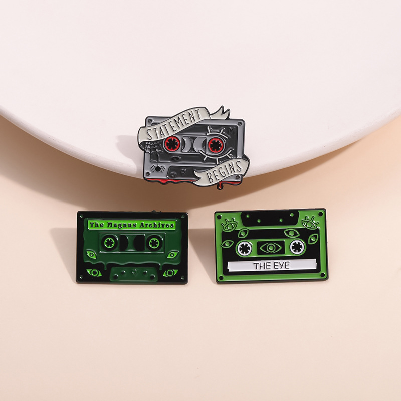 Vintage Music Tape Enamel Broo - مراجعة Vintage Vibes Fashion وسعره