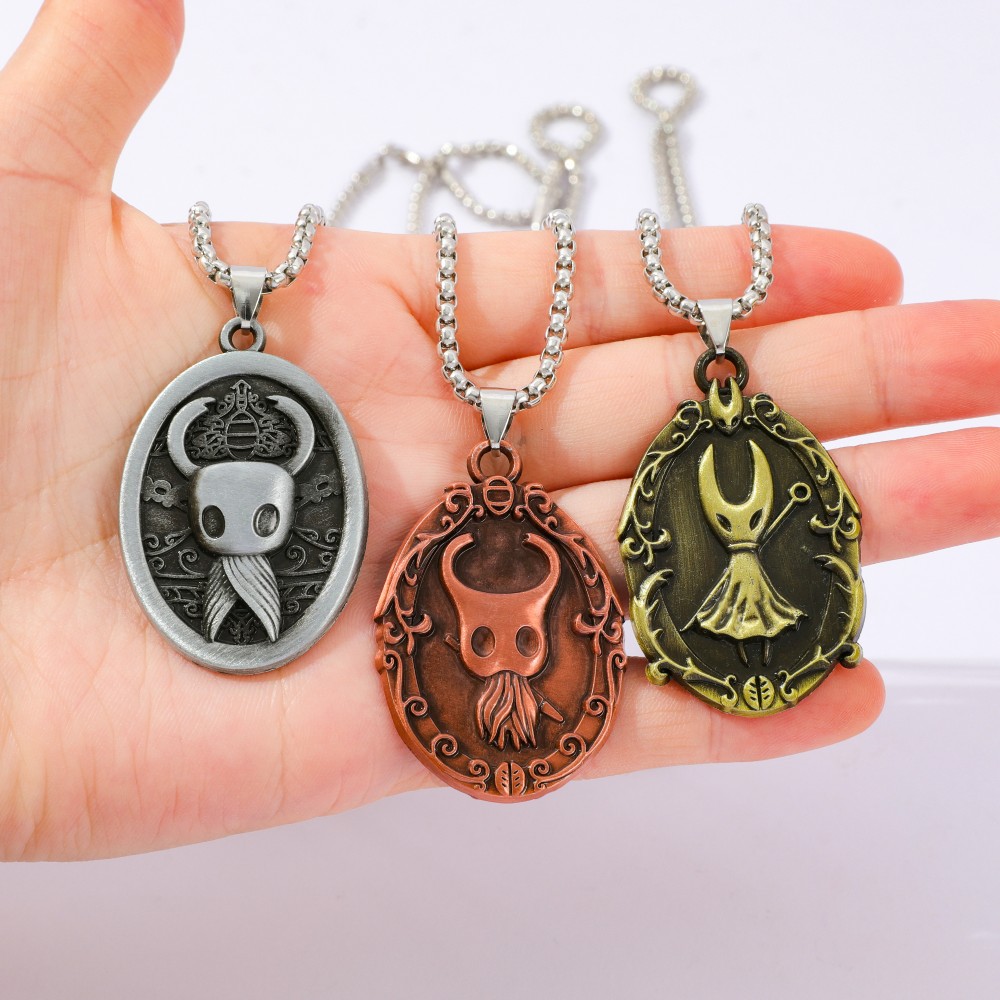 Game amulet pendant necklace,  - مراجعة Vintage Fashion Game وسعره